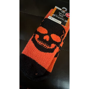 NWT Unisex Skull Socks, Orange & Black, Size 5-9